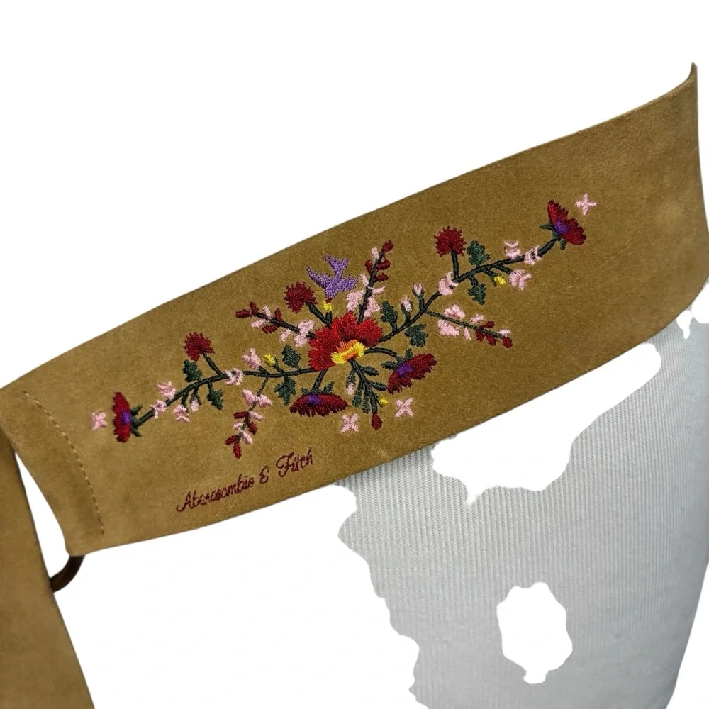 Abercrombie & Fitch Vintage Suede Beige Floral Embroidered Belt Size M